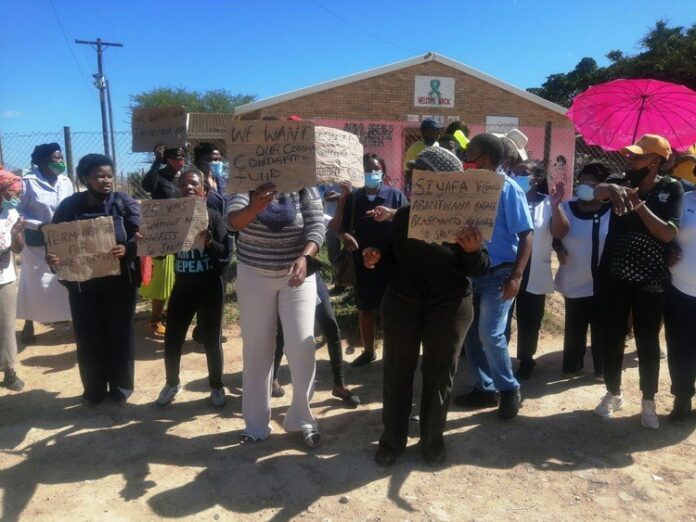 Eastern Cape job losses for health workers Community health workers protest outside Lukhanyo Clinic in Addo last month for permanent jobs. The provincial department of health says it does not have funds to renew their contracts. Archive photo: Mkhuseli Sizani