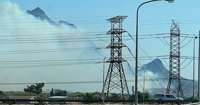 cape-town-fire-5 Cape Town Fire Firefighters