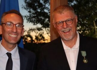 Deon Meyer receives France’s top cultural award