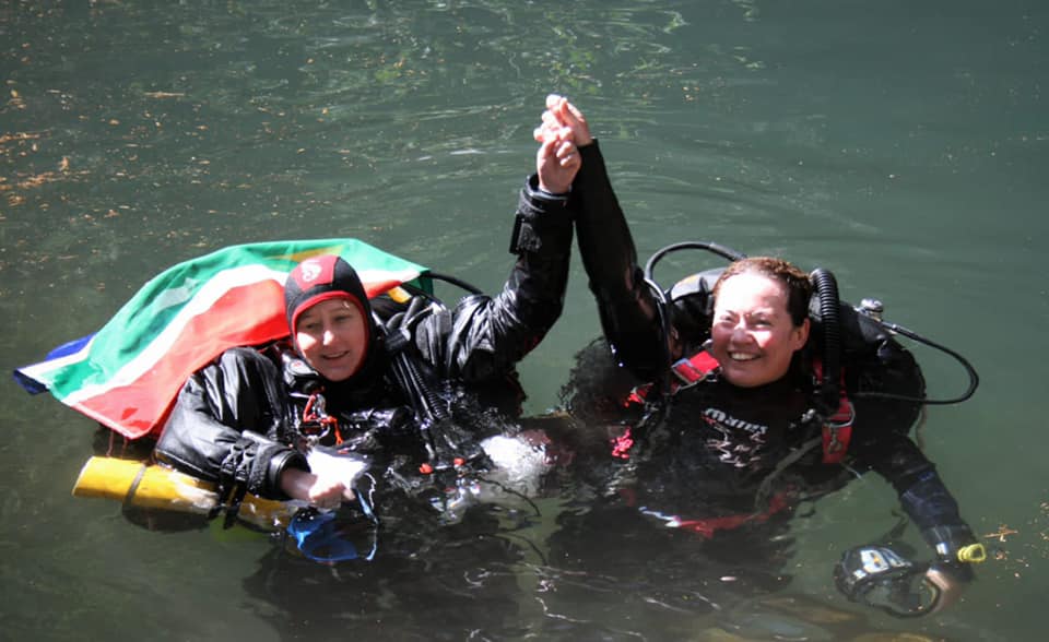 woman's deep cave diving world record