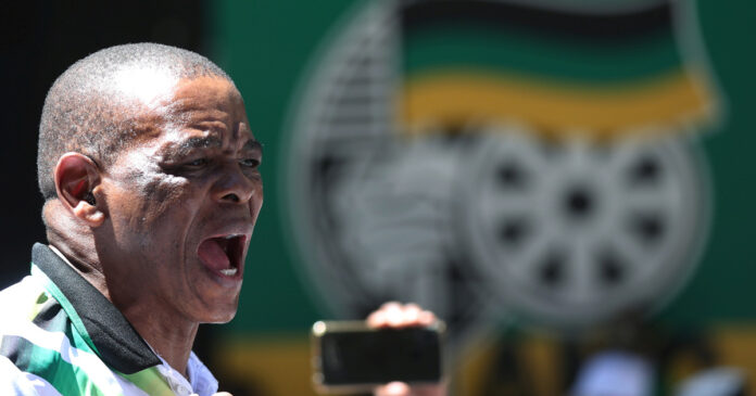 Ace-Magashule-suspended-ANC-2021-05-05T144043Z_1_LYNXMPEH440Y7-OZATP_RTROPTP_4_OZATP-UK-SAFRICA-POLITICS-th Ace Magashule suspended by ANC