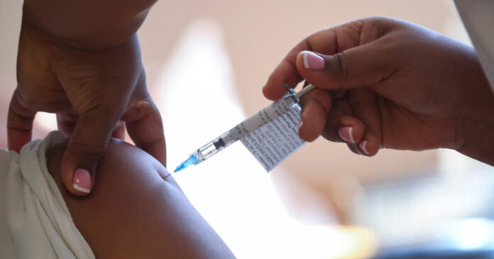 Indian-variant-South-Africa-2021-05-09T082306Z_1_LYNXMPEH4803Z-OZATP_RTROPTP_4_OZATP-UK-HEALTH-CORONAVIRUS-SAFRICA-th A healthcare worker receives the Johnson and Johnson coronavirus disease (COVID-19) vaccination at Khayelitsha Hospital near Cape Town. REUTERS/Mike Hutchings