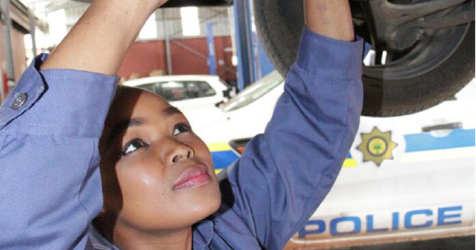 constable-gwana-police-mechanic-SAPS Female Mechanic Constable Thulile Gwala breaking gender stereotypes. Photo: SAPS