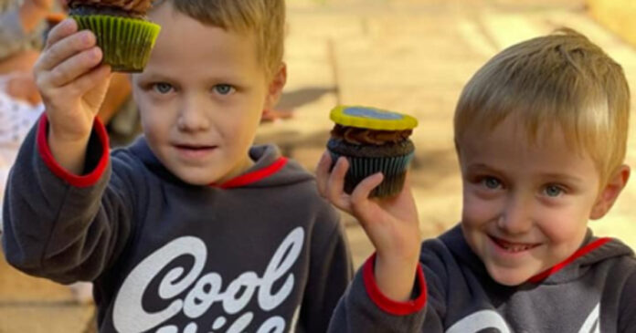deon-nappies-mainstream-spina-bifida-backabuddy Deon with his twin brother, Karl, on their 5th birthday.