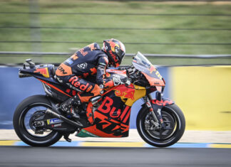 Brad Binder performs at the French MotoGP World Championship in Le Mans, France on May 16, 2021 // Gold & Goose / Red Bull Content Pool