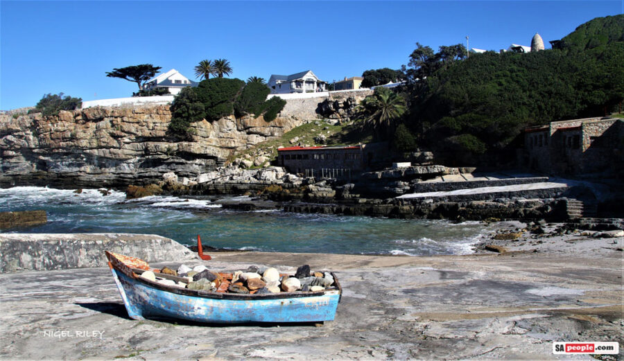 hermanus boat rocks