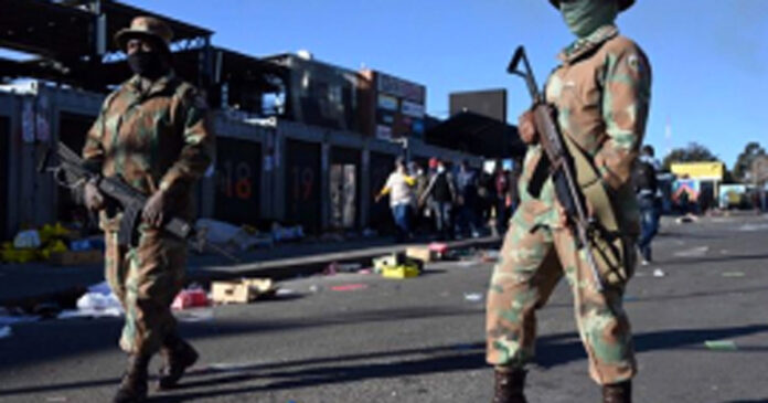 South-Africa-burning-protests South-Africa-burning-protests