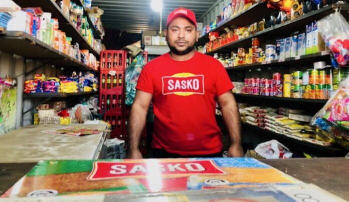ahmed_brakpan_extra_large Brakpan community members protect immigrant-owned spaza shops
