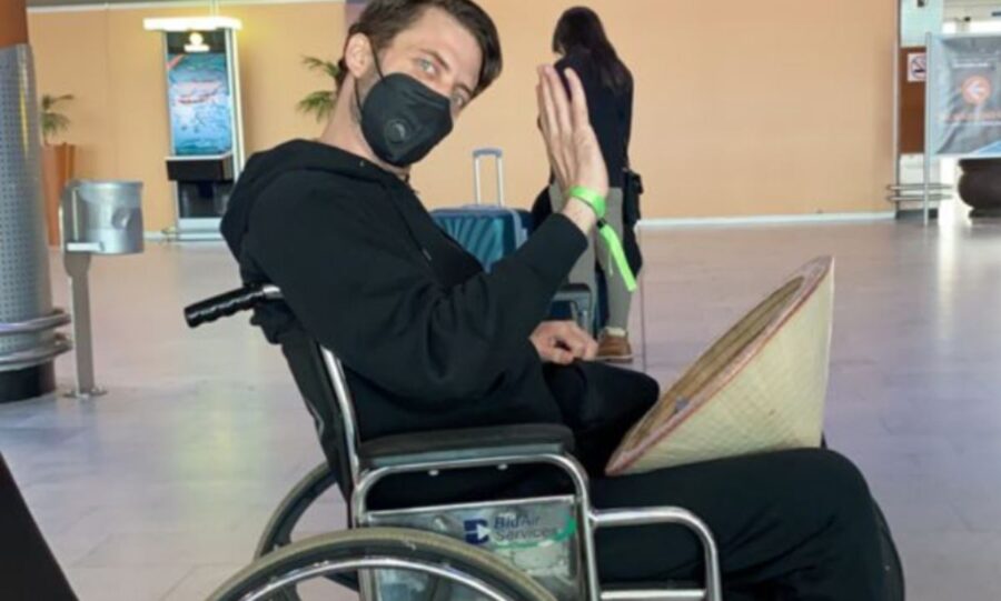 dale benson arrives in south africa