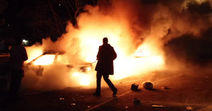 looting-shopping-centre-South-Africa looting-shopping-centre-South-Africa