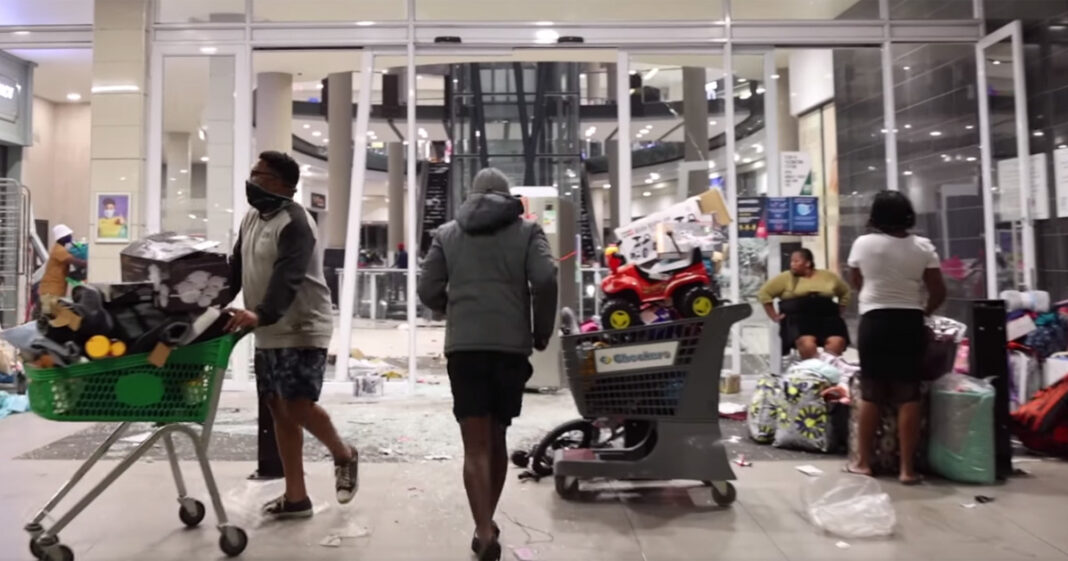 WATCH Looting at Shopping Mall in KZN, South Africa SAPeople