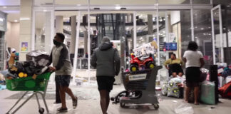 Video Looting at Watercrest Mall in KZN, South Africa