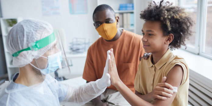 18-to-35-vaccine-covid-South-Africa-iStock-1296415667-th Cabinet Approves Vaccination for 18 to 35