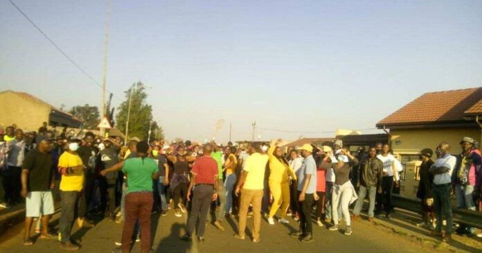 Soweto-protest-Ramaphosa Ramaphosa Booed Out of Soweto as ANC Running on Empty Seeking Votes