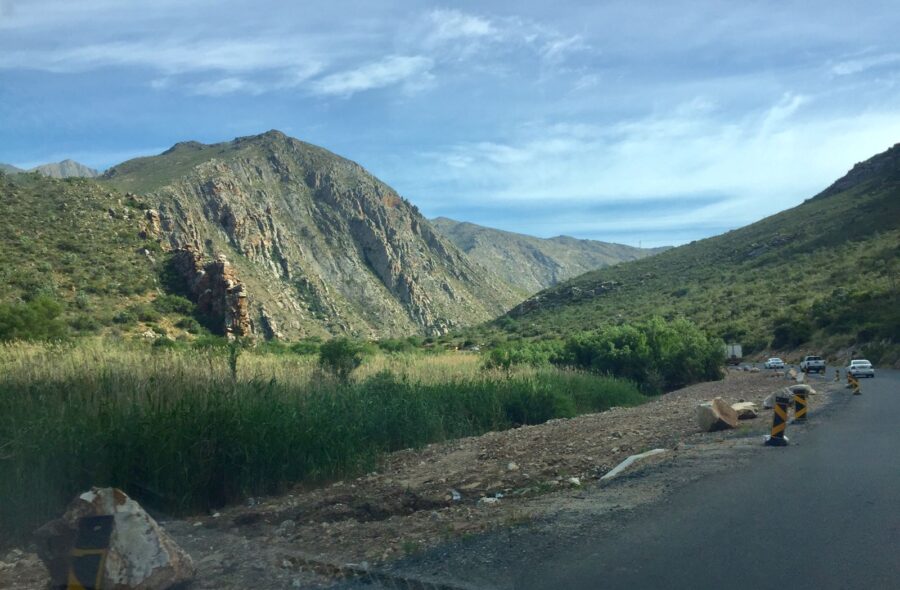 Between Ashton and Montagu Between Ashton and Montagu
