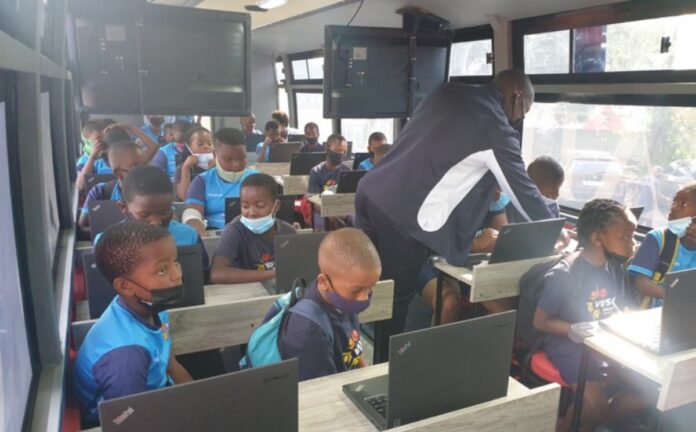atlas_digibus_in_langa Bus transformed into mobile classroom for learners in Langa