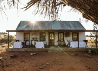 Restaurant Klein JAN in the Kalahari WINS World Hidden Gem Award at Paris Gala Event