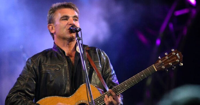 Theuns-Jordaan-dies-cancer-th South African Singer Theuns Jordaan Passes Away at 50