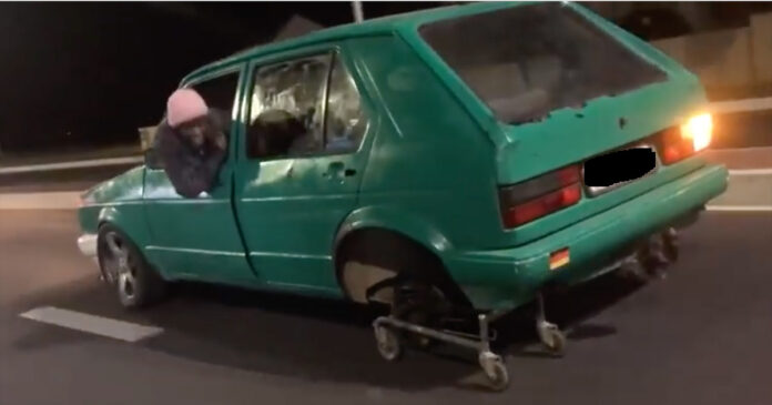 car-uses-shopping-trolley SA Driver Uses Supermarket Trolley in Place of Spare Wheel