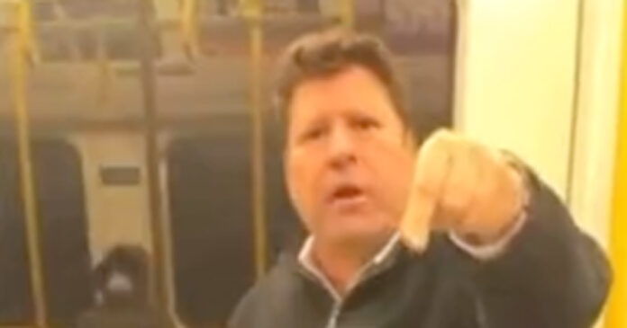 rude-south-african-man-on-british-tube British Transport Police Investigating Incident with South African Man on Tube