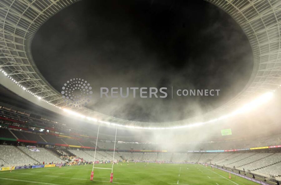 Seasonal fog mist rolls into Cape Town during the Third Test