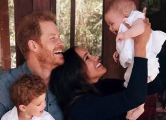The first picture of the Duke and Duchess of Sussex's daughter Lilibet has been released in a Christmas card on Dec 23, 2021.