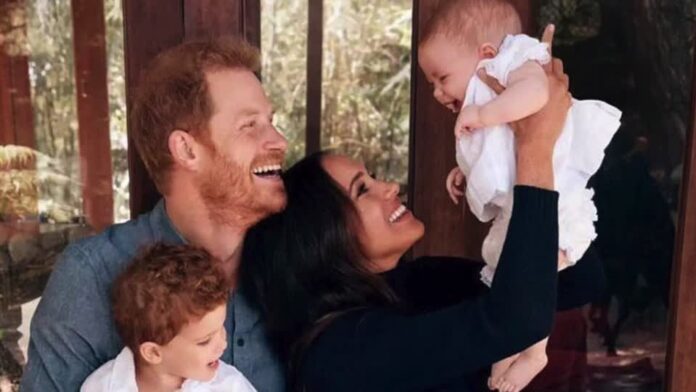 The first picture of the Duke and Duchess of Sussex's daughter Lilibet has been released in a Christmas card on Dec 23, 2021.