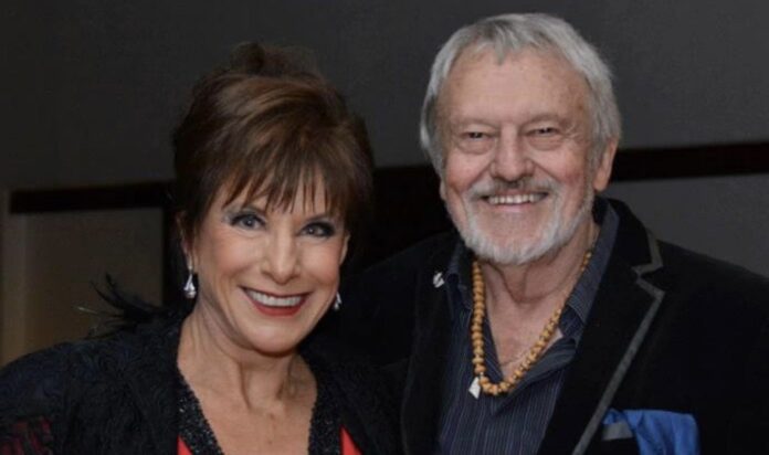 SA’s Famous Couple Des and Dawn Memoir Launched in Johannesburg SA’s Famous Couple Des and Dawn Memoir Launched in Johannesburg