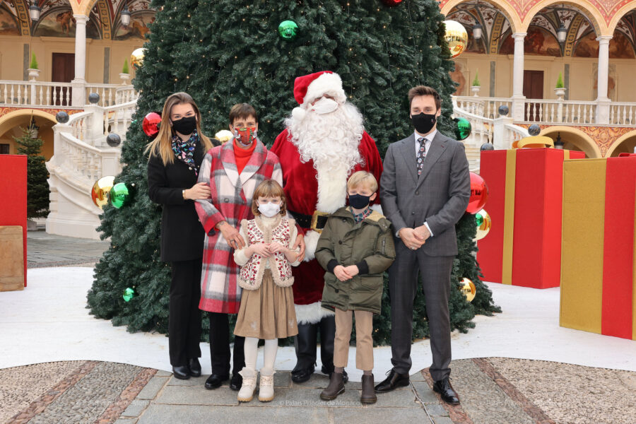 Monaco twins by Christmas Tree