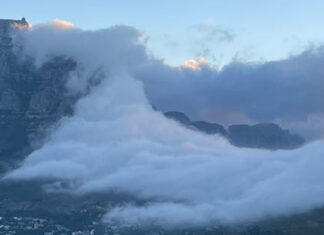 WATCH Sea Fog Rolls in to Cape Town from the Atlantic