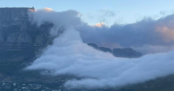 WATCH Sea Fog Rolls in to Cape Town from the Atlantic