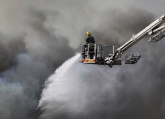 Fire breaks out at the parliament in Cape Town