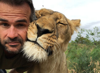 Kevin Richardson lion whisperer 3