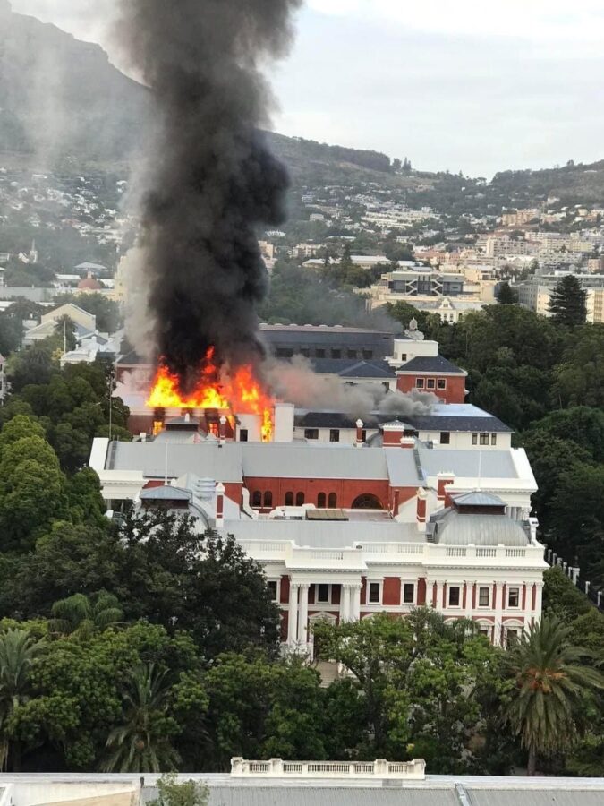 SA parliament fire cape town 2