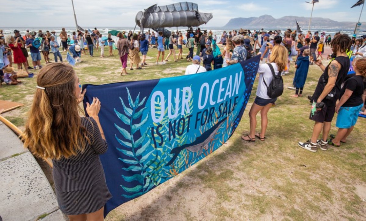 Protest against West Coast seismic blasting ahead of court case