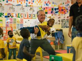 Gary Player shows the learners he’s still fit and active. Photo credit: Zoon Cronje