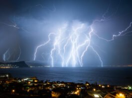 Spectacular Rare Lightning Storm Over Cape Town PHOTOS
