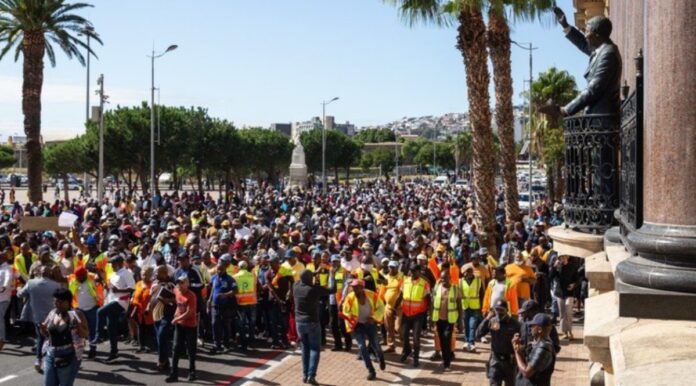 taxistrike Taxis bring Cape Town city centre to a standstill