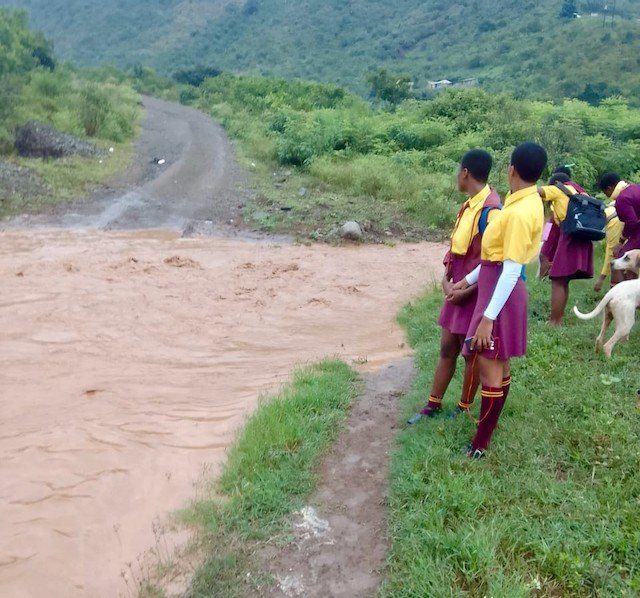 Children near Kranskop miss school because they cannot cross the Dimane River during heavy rains. Photo: Nokulunga Majola