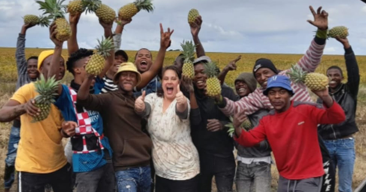 Taxi 'Angels' Help Couple Stuck in Mud on Farm in Flooded KZN, South Africa. Photo: Monique Gottschalk