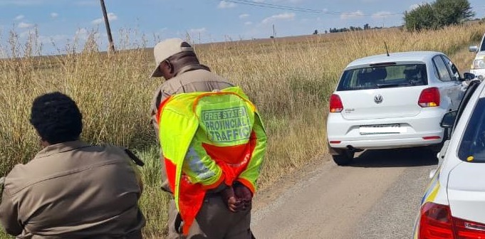 traffic officers arrested bribe Two Traffic Officers Arrested for Soliciting a Bribe from Motorist in Free State