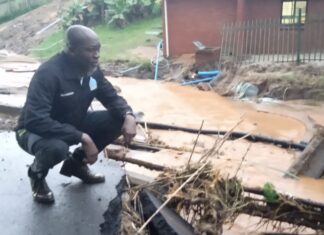 Following torrential rains which resulted in flooding in some parts of the City, eThekwini Mayor Councillor Mxolisi Kaunda visited the Umdloti Water Treatment Works to assess damage on 22 May.