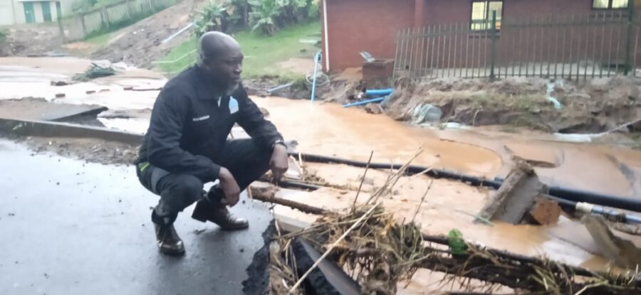 Following torrential rains which resulted in flooding in some parts of the City, eThekwini Mayor Councillor Mxolisi Kaunda visited the Umdloti Water Treatment Works to assess damage on 22 May.