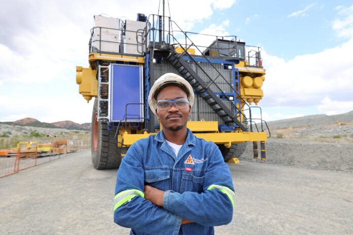 World’s Largest Hydrogen Truck, a ‘Giant Leap’ for SA and Alex Lekgau World’s Largest Hydrogen Truck, a ‘Giant Leap’ for SA and Alex Lekgau