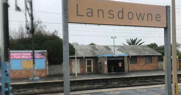 lansdown-train-station-cape-town Lansdowne station is on the only train route from the Cape Flats to Cape Town city centre.