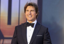 Top Gun Maverick Tom Cruise Billion dollars