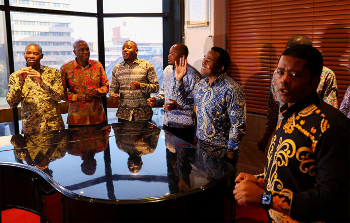Ladysmith Black Mambazo shrug off power cut to sing for Mandela Ladysmith Black Mambazo shrug off power cut to sing for Mandela