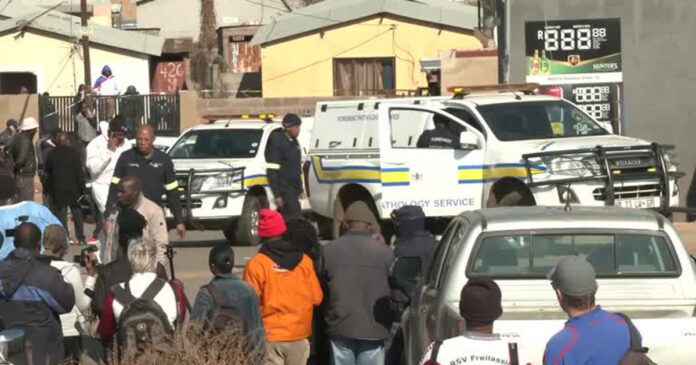 bar-tavern-shootings-Soweto-rc Gunmen kill 15 people 'randomly' at Soweto bar in South Africa - policej. Photo: Reuters keyframe