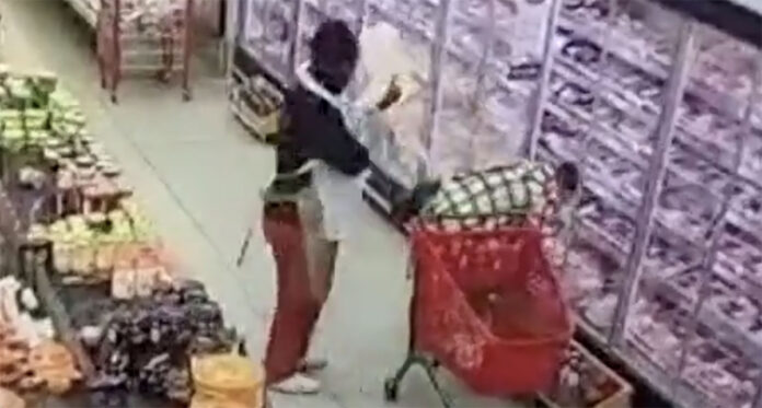 Baby Snatched in Seconds at South African Supermarket Baby Snatched in Seconds at South African Supermarket