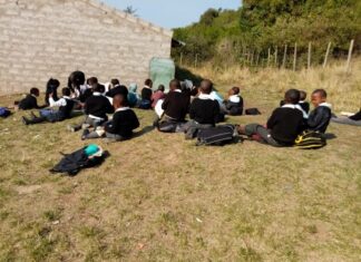 Children study outside at Chabasa Junior Secondary School in Port St Johns, Eastern Cape. Photos: Nombulelo Damba-Hendriks